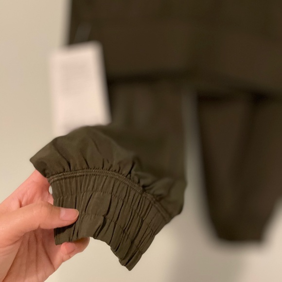 Lululemon Jogger! - Picture 3 of 5